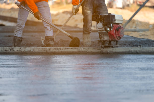 Best Concrete Walkway Installation  in Avenal, CA